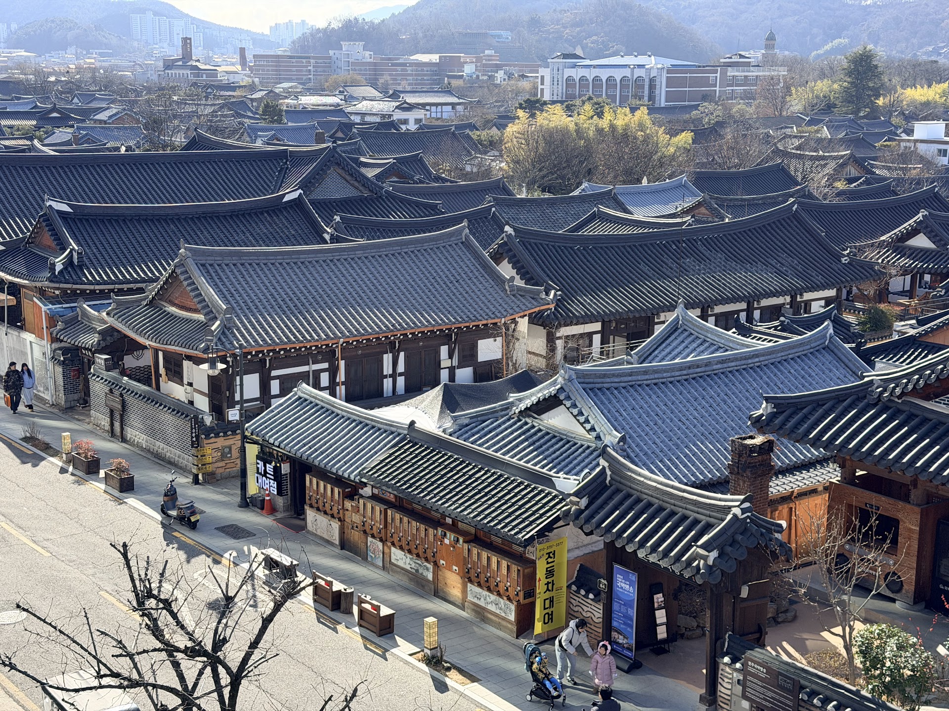 Jeonju Nambu Market at 5 AM — the bibimbap alley locals eat before tourists arrive
