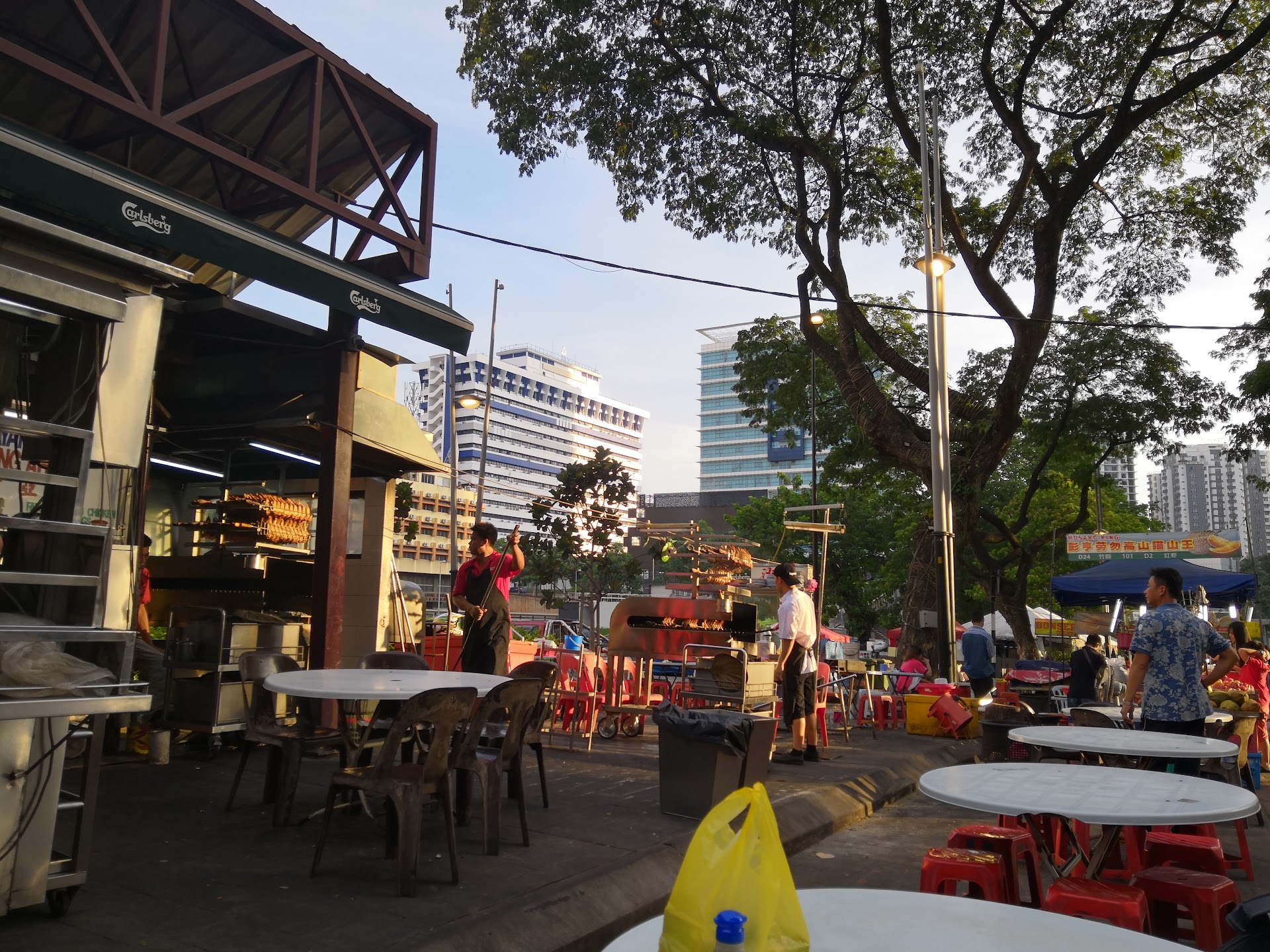 Kuala Lumpur's Jalan Alor: The Night Food Route We'd Actually Walk
