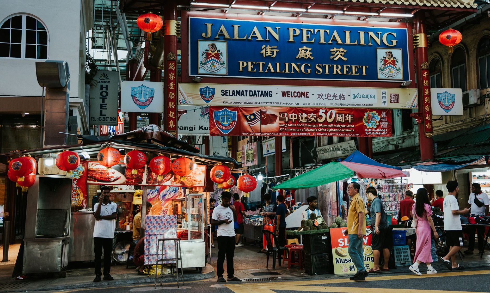 Kuala Lumpur Street Food Tour: Jalan Alor After Dark