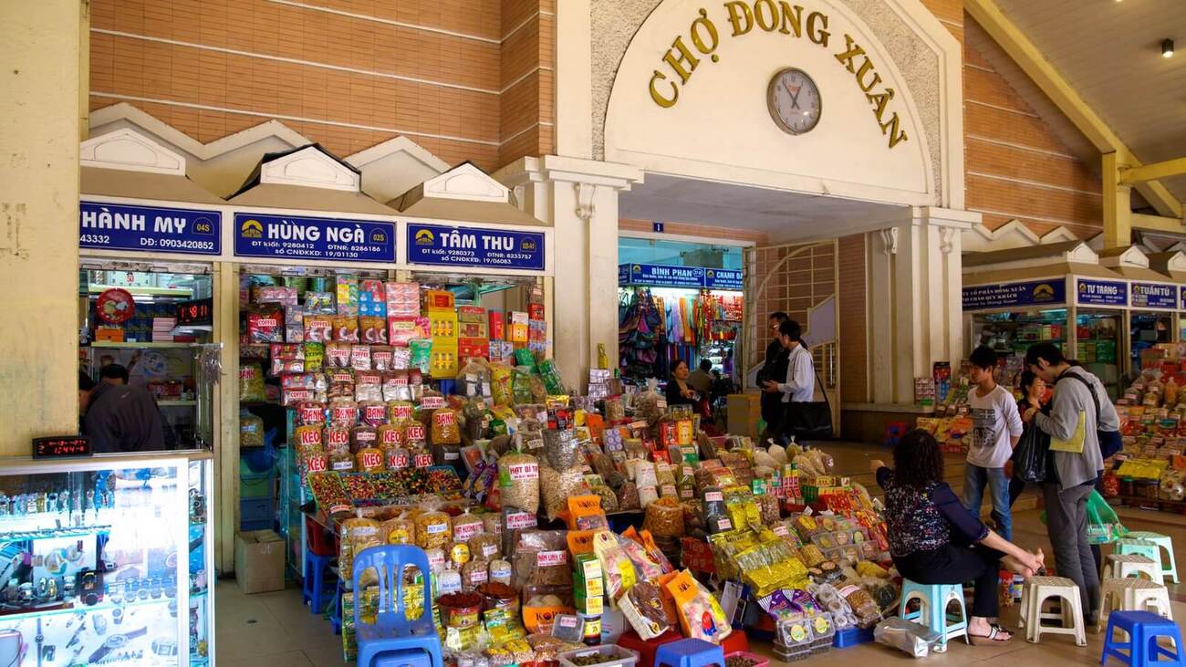 The Hanoi Market That Feeds a City Before 6 AM