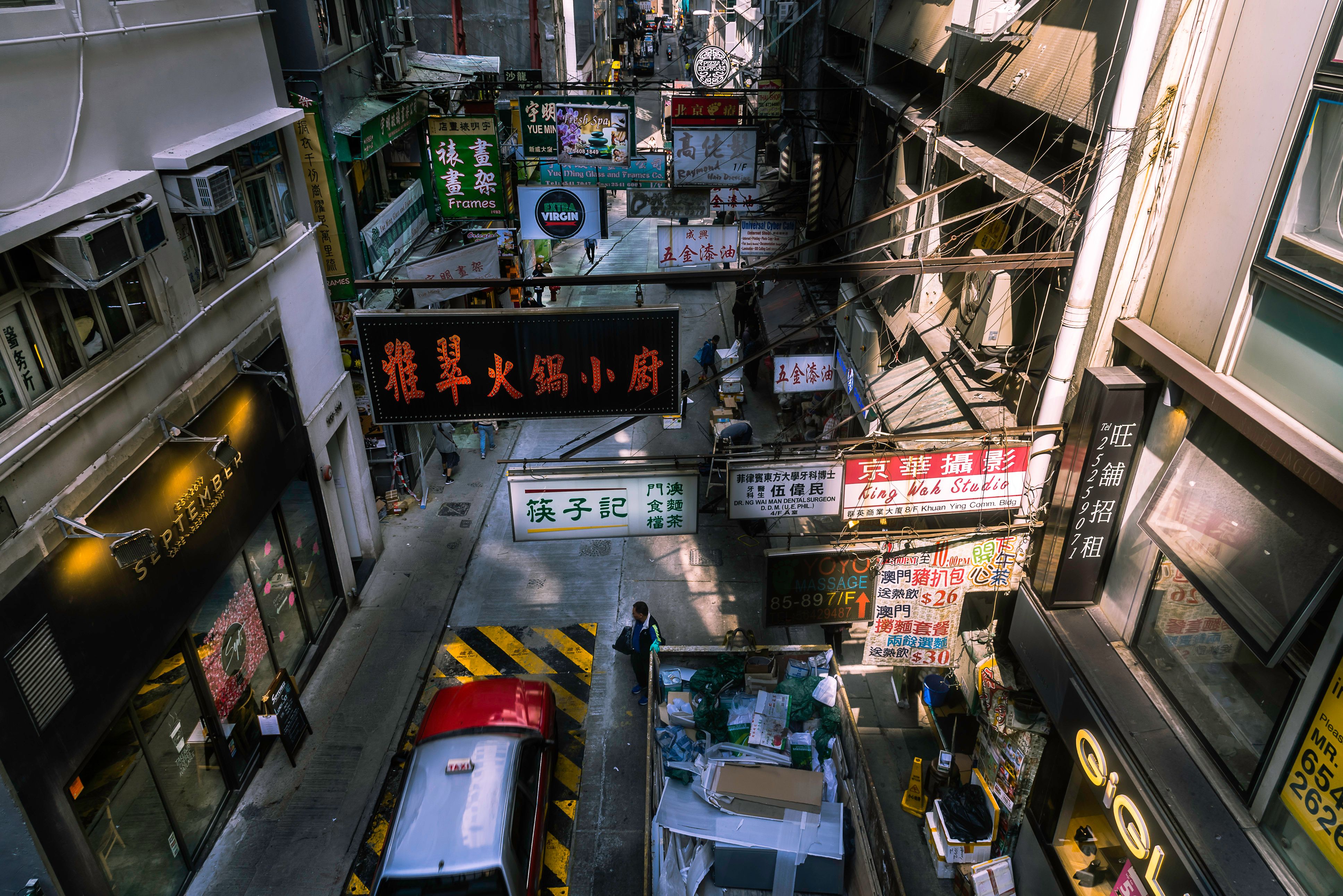 The Sham Shui Po Wet Market That Wakes Up at 5 AM (While the City Still Sleeps)