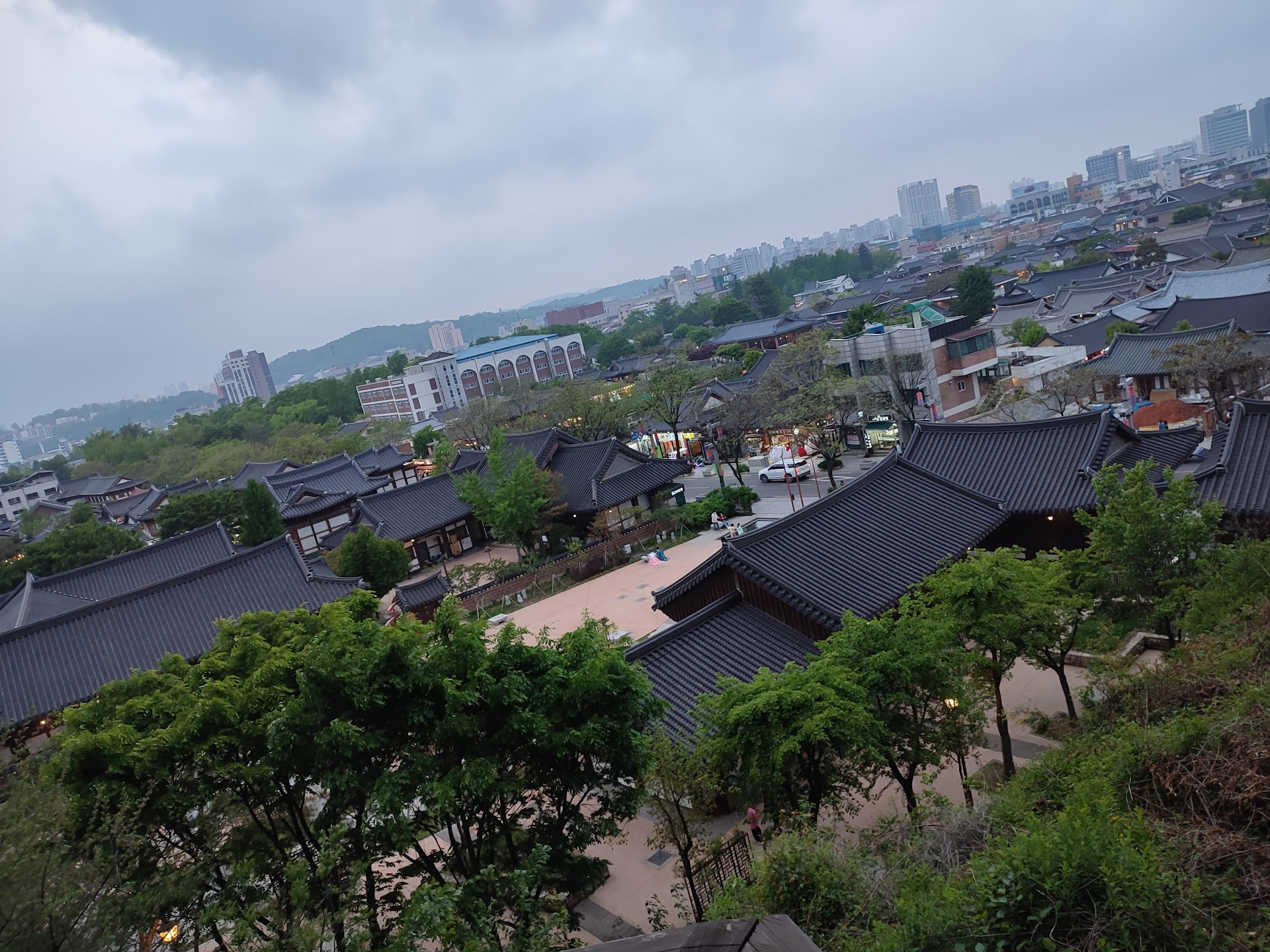 Jeonju Hanok Maeul Deoksugoong