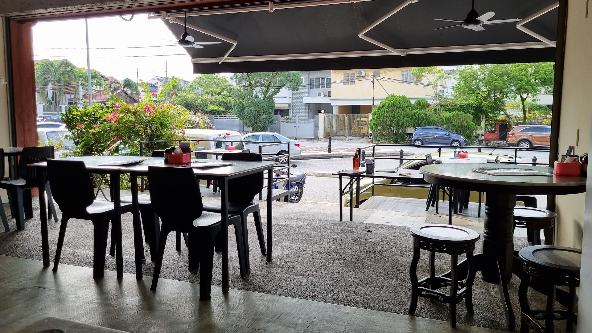Kuala Lumpur's Jalan Alor: The Night Food Route We'd Actually Walk