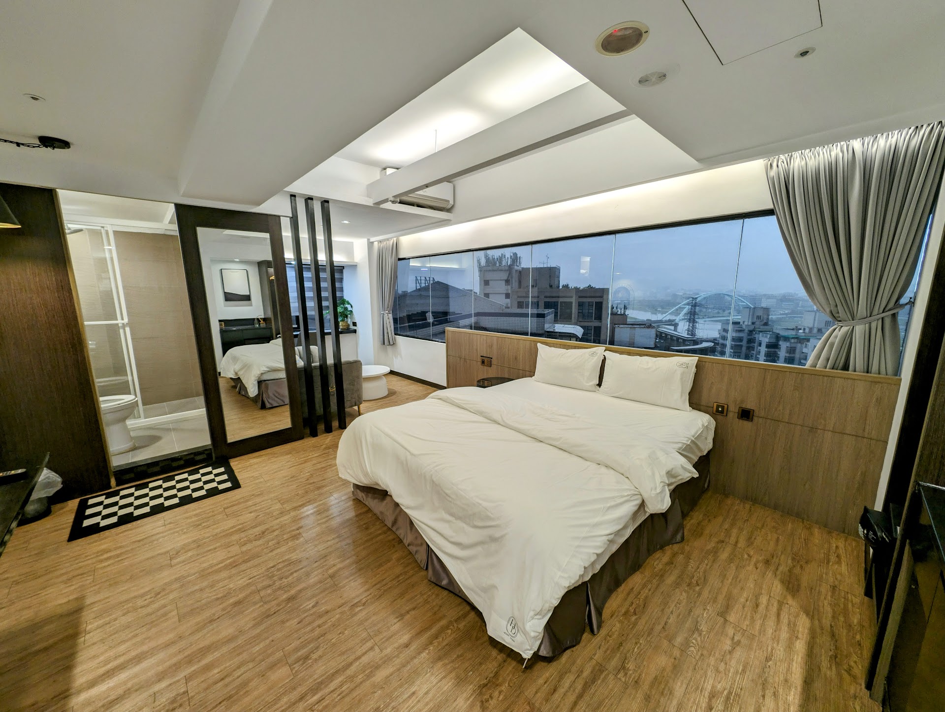 小穩居-Hermit Dorm-聖雄商旅