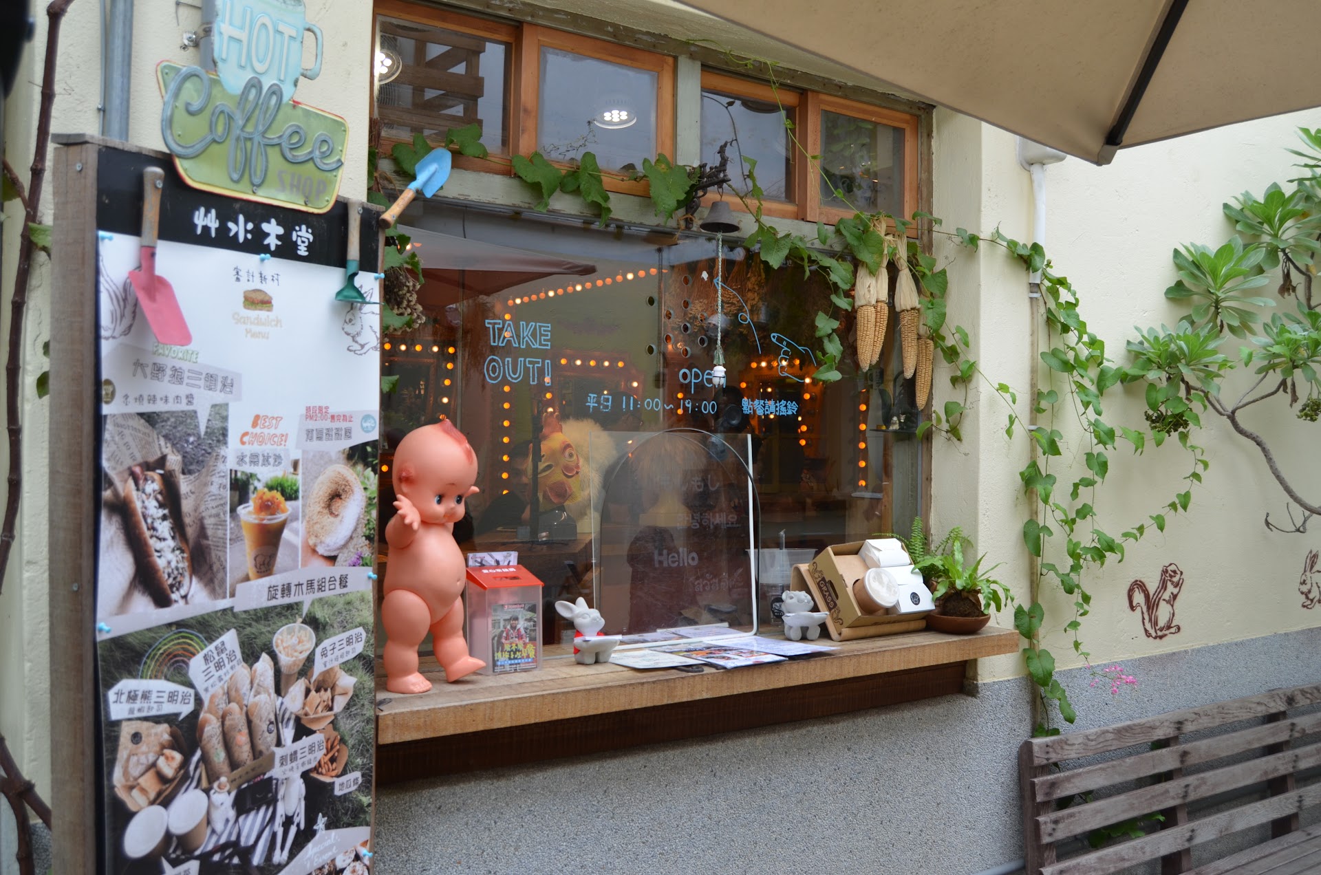 The Tainan Alley That Smells Like Soy Milk at 6 AM
